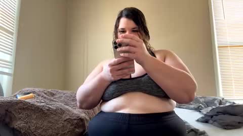 Fee  online show from 11-06-25, 03:46