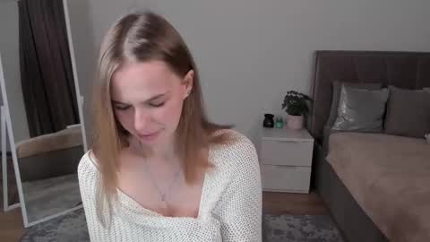 Daniela online show from 12-16-25, 06:29