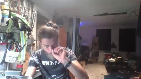 Snapshot of feelfemdom chatting on 10-05-25, 02:10 feelfemdom online show from 10-05-25, 02:10