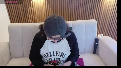 Snapshot of feelina_firesoul chatting on 05-11-26, 05:02 Feelena online show from 05-11-26, 05:02