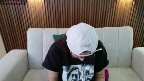 Snapshot of feelina_firesoul chatting on 05-21-26, 02:57 Feelena online show from 05-21-26, 02:57