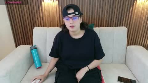 Snapshot of feelina_firesoul chatting on 05-26-26, 07:54 Feelena online show from 05-26-26, 07:54