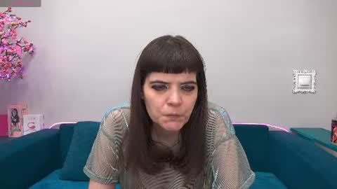 Laura online show from 06-25-26, 05:12