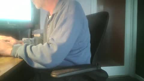 Snapshot of feet_fan69 chatting on 12-10-24, 02:17 John Buck online show from 12-10-24, 02:17