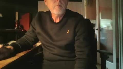 Snapshot of feet_fan69 chatting on 10-16-25, 02:07 John Buck online show from 10-16-25, 02:07