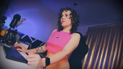 Snapshot of feetfundoll chatting on 02-21-25, 12:49 Lisa Dove aka FeetFunDoll online show from 02-21-25, 12:49