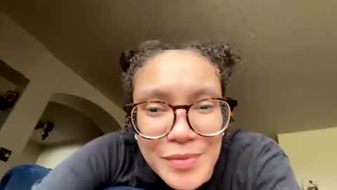 Soley online show from 02-03-25, 07:52