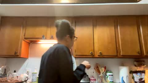 Soley online show from 02-05-25, 01:47