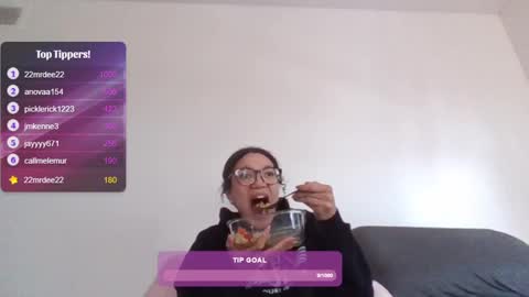 Soley online show from 02-18-25, 08:03