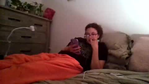 Soley online show from 11-15-25, 04:54