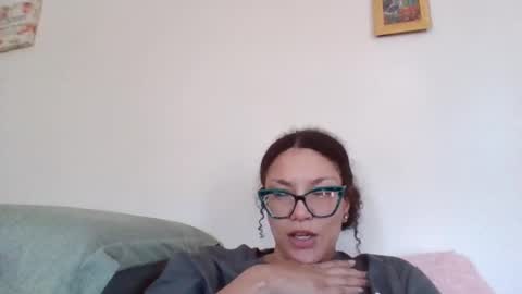 Snapshot of feetnymph chatting on 03-09-26, 08:46 Soley online show from 03-09-26, 08:46