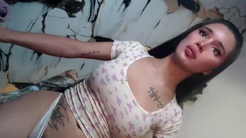 Snapshot of feisty_woman chatting on 09-26-25, 11:42 Prianka online show from 09-26-25, 11:42