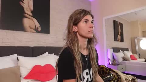 Snapshot of feliciakrige chatting on 11-04-25, 11:04 FeliciaKrige online show from 11-04-25, 11:04