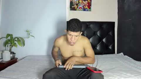 Snapshot of felipereyes28cm chatting on 10-30-25, 08:31 Felipe online show from 10-30-25, 08:31