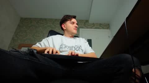 FelixStark online show from 10-21-25, 04:24