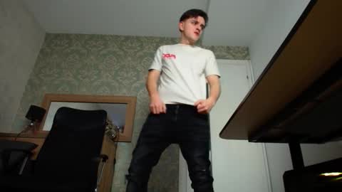 FelixStark online show from 10-31-25, 05:52