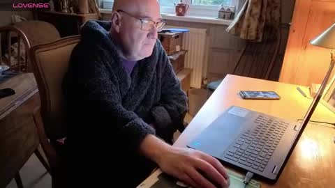 Adam online show from 11-03-25, 07:31