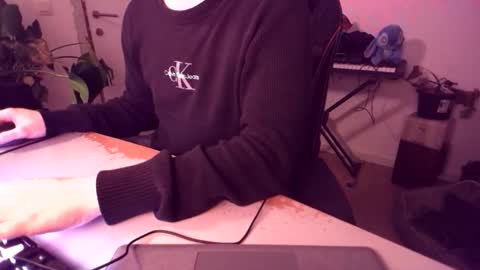 Snapshot of fem_alice_louis_dom chatting on 03-24-26, 10:26 fem_alice_louis_dom online show from 03-24-26, 10:26