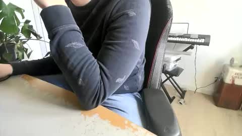 Snapshot of fem_alice_louis_dom chatting on 04-25-26, 10:29 fem_alice_louis_dom online show from 04-25-26, 10:29