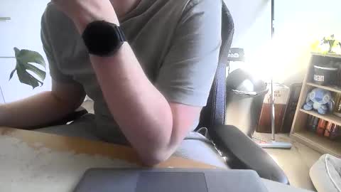 Snapshot of fem_alice_louis_dom chatting on 04-29-26, 01:37 fem_alice_louis_dom online show from 04-29-26, 01:37