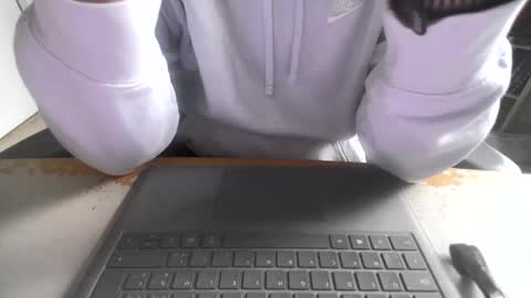 Snapshot of fem_alice_louis_dom chatting on 05-04-26, 09:16 fem_alice_louis_dom online show from 05-04-26, 09:16