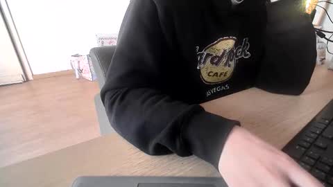 Snapshot of fem_alice_louis_dom chatting on 05-09-26, 09:03 fem_alice_louis_dom online show from 05-09-26, 09:03