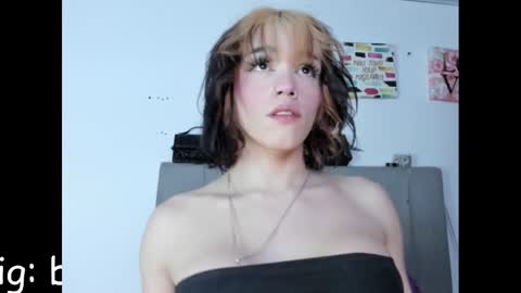 Snapshot of fem_boy6 chatting on 01-06-25, 06:14 fem_boy6 online show from 01-06-25, 06:14