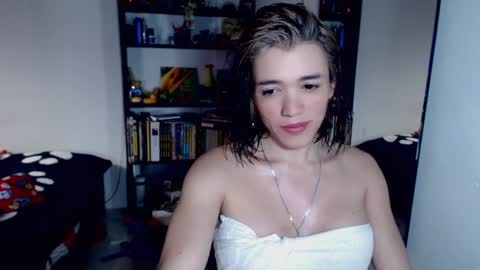 Snapshot of fem_boy6 chatting on 01-20-25, 07:25 fem_boy6 online show from 01-20-25, 07:25