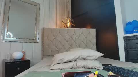 Femboy Max online show from 09-11-25, 12:27