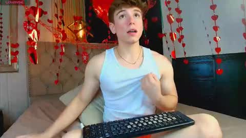 Femboy Max online show from 09-15-25, 12:38