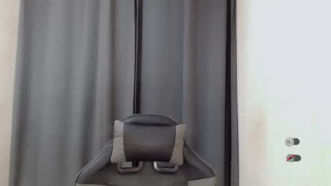 Snapshot of femylove chatting on 01-21-25, 08:11 YOUR BEAUTIFUL ASIANFHEMY online show from 01-21-25, 08:11