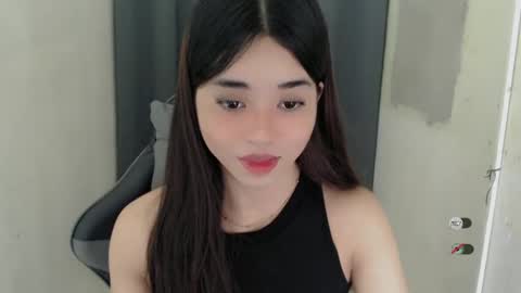 Snapshot of femylove chatting on 01-28-25, 12:05 YOUR BEAUTIFUL ASIANFHEMY online show from 01-28-25, 12:05