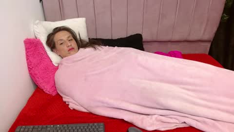 Alejandra online show from 12-31-24, 10:58