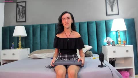 Snapshot of fenix_karoll chatting on 02-06-25, 04:10 Karol online show from 02-06-25, 04:10