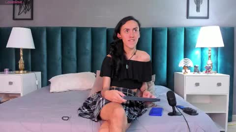 Snapshot of fenix_karoll chatting on 02-28-25, 05:15 Karol online show from 02-28-25, 05:15