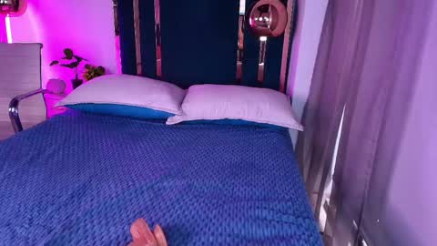 Snapshot of fenixlux_ chatting on 05-30-26, 02:58 FenixLux online show from 05-30-26, 02:58