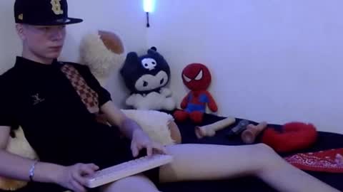 Snapshot of fenixx_777 chatting on 02-13-25, 02:01 Fenixx 777 online show from 02-13-25, 02:01
