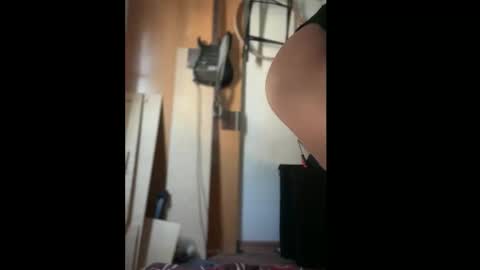 Snapshot of fer92400 chatting on 03-07-26, 02:25 fer92400 online show from 03-07-26, 02:25