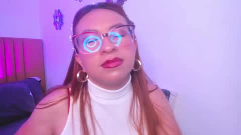 Snapshot of fer_angel_ chatting on 01-25-25, 04:35 Fernanda online show from 01-25-25, 04:35