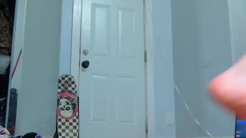 Snapshot of feralasf chatting on 02-20-25, 11:31 FE fee online show from 02-20-25, 11:31