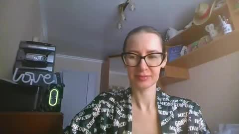 Snapshot of feraliss chatting on 03-11-26, 11:49 feraliss online show from 03-11-26, 11:49