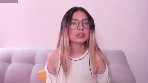 Snapshot of fernanda_aaa chatting on 06-15-26, 02:30 fernanda online show from 06-15-26, 02:30