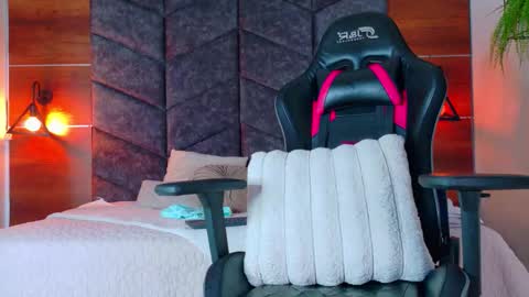 FERNANDA BROWN  online show from 03-09-26, 07:51