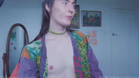 Snapshot of fernydew chatting on 03-05-25, 12:27 Fern next stream 430pm Monday PST online show from 03-05-25, 12:27