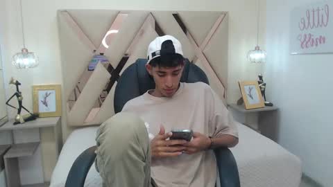 FER PHOENIX online show from 03-06-25, 03:35