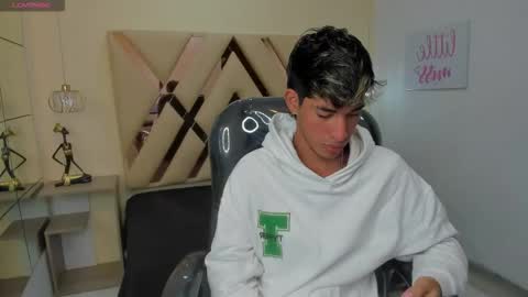 FER PHOENIX online show from 10-16-25, 03:29