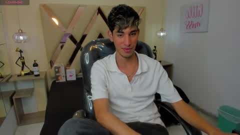 FER PHOENIX online show from 10-18-25, 04:26