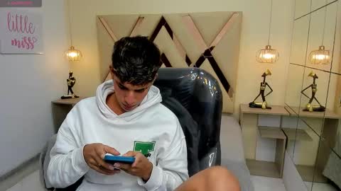 FER PHOENIX online show from 02-06-26, 03:44