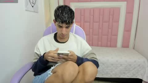 FER PHOENIX online show from 04-15-26, 03:35