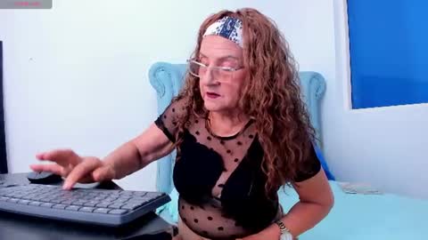 Snapshot of ferrimature chatting on 06-12-26, 10:30 Marcela online show from 06-12-26, 10:30